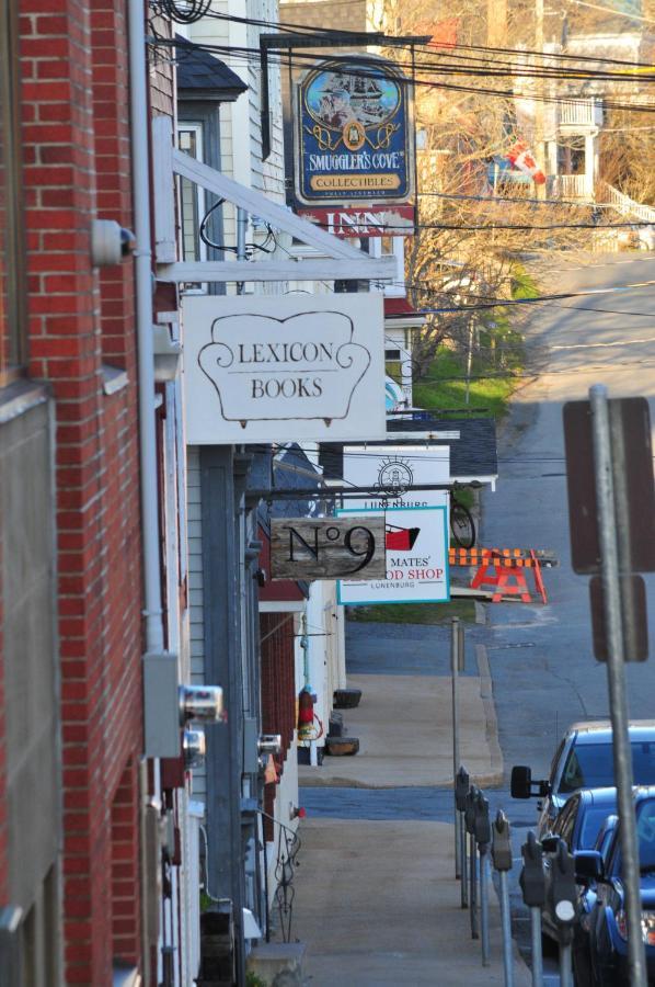 Smugglers Cove Inn Lunenburg Exterior foto