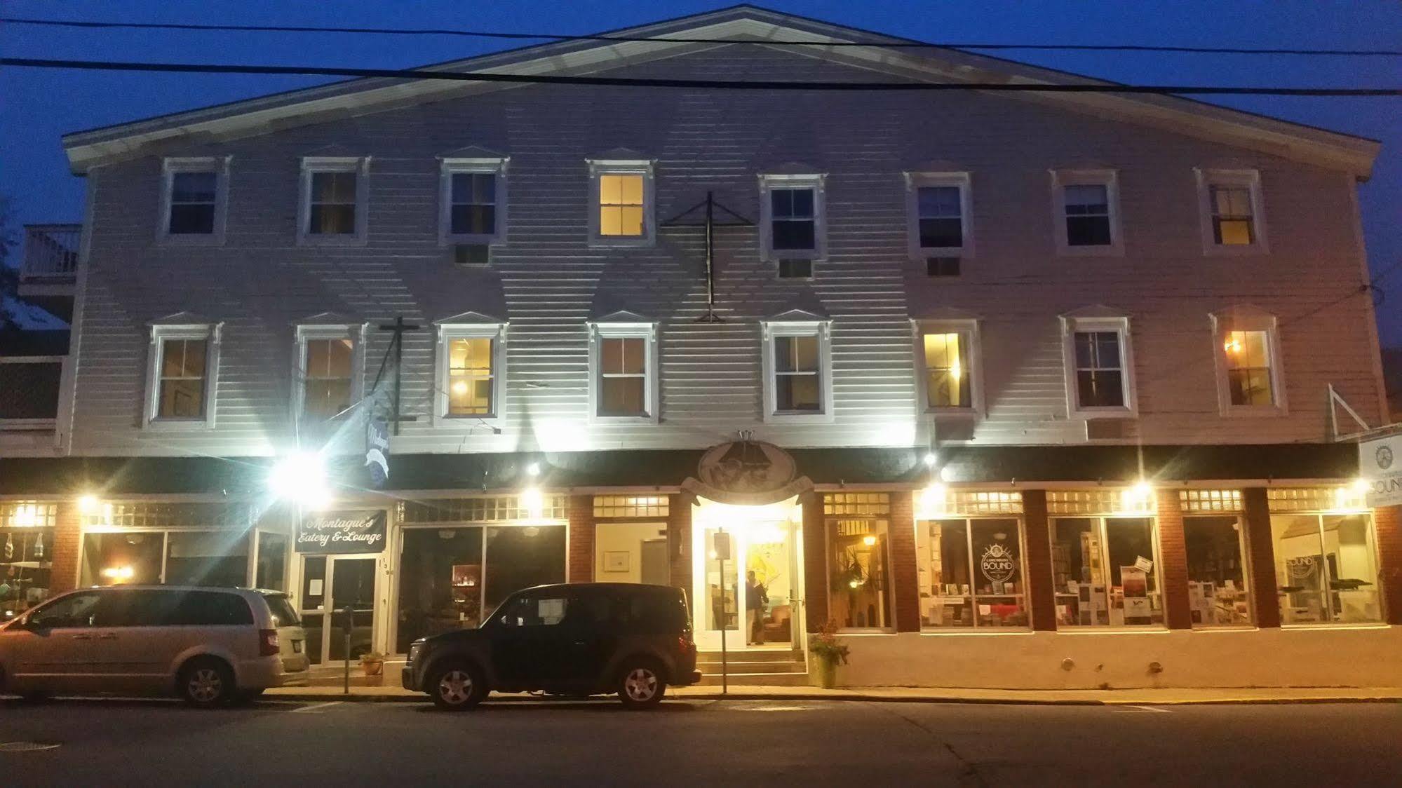 Smugglers Cove Inn Lunenburg Exterior foto